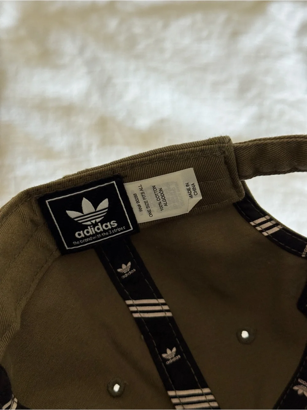 adidas embroidered Trefoil cotton baseball cap in olive green NWOT